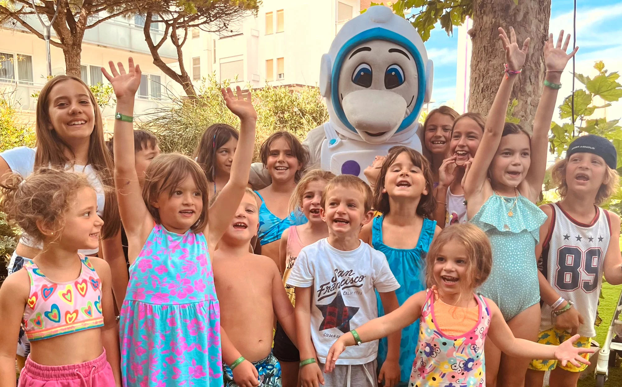 media.Slide_VillageMima_14ClubFamilyHotel