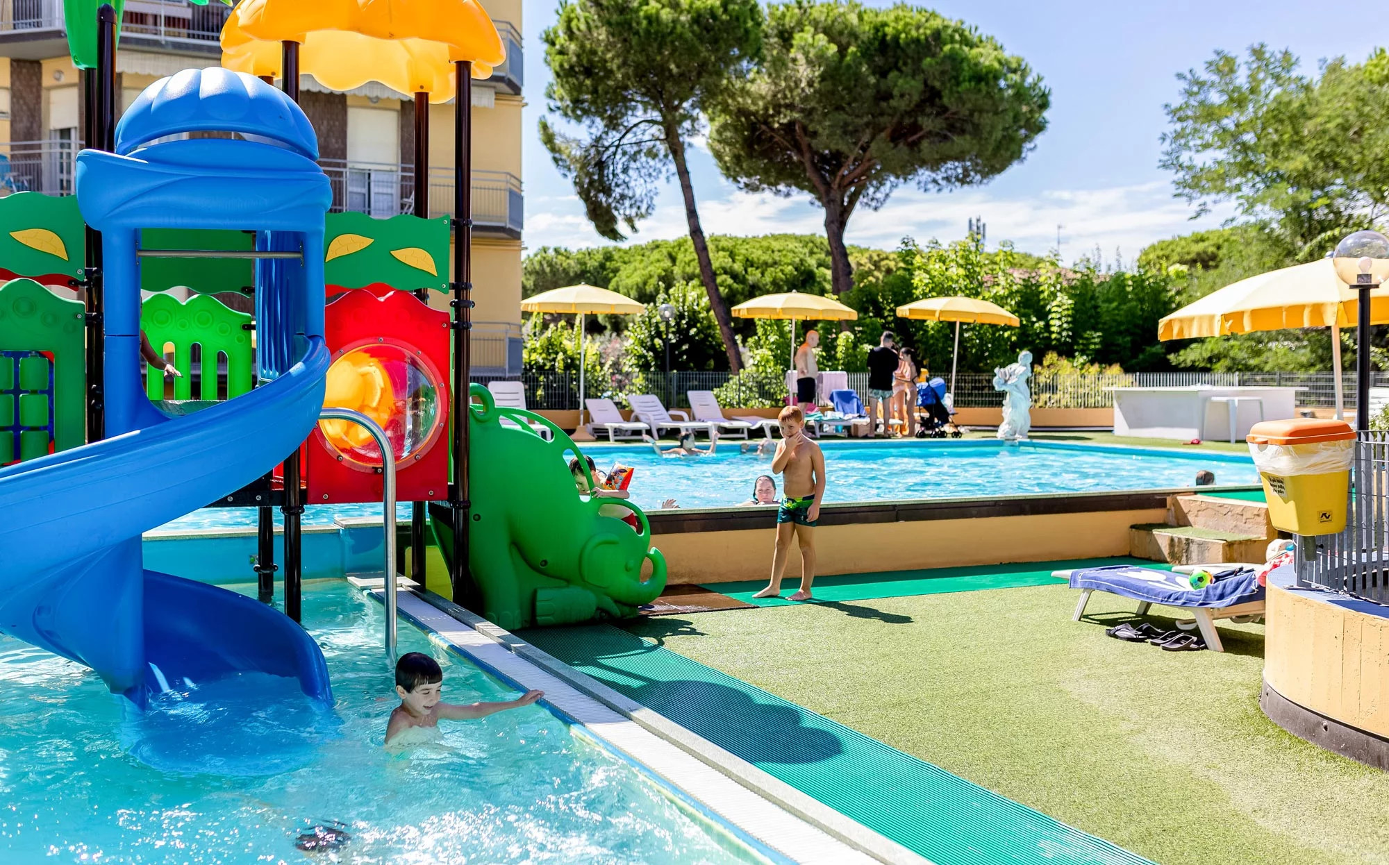 media.Slide_CostadeiPini_1ClubFamilyHotel