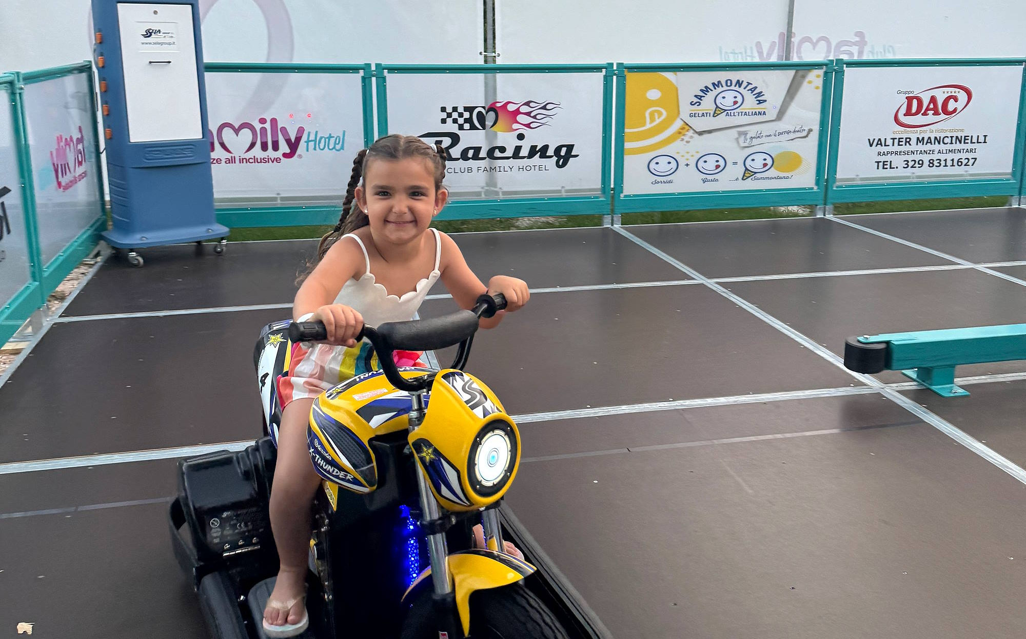 media.slide_cfh_racing_cfh_rimini_village